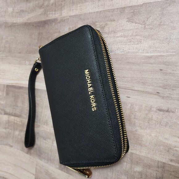 Michael Kors Jet Set Travel Large Pebbled Leather Wristlet NWT - Picture 9 of 9